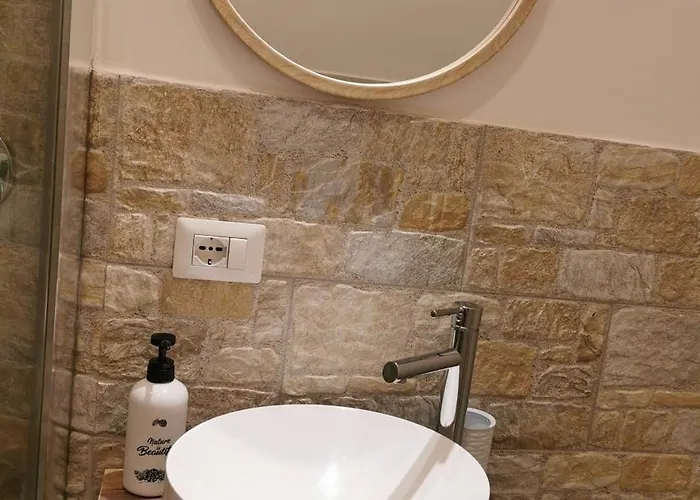 La Finestra Sul Nocleg ze śniadaniem 4*